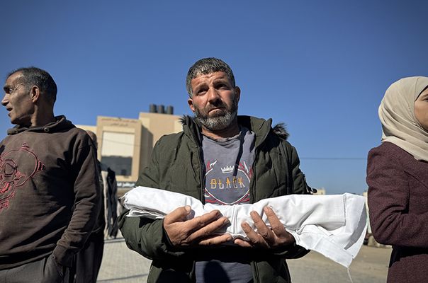 Gazze'de Yas Var: 2 Aylık Bebek Soğuğa Dayanamadı