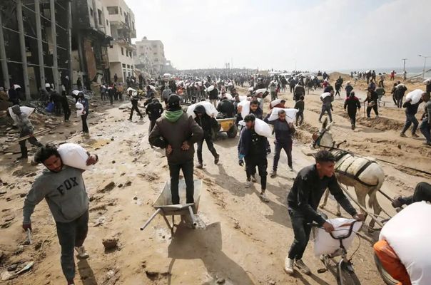 Soykırımcı İsrail’in Gazze’deki Kanlı Oyunu: Yardım Noktalarında Katliam Yapıyor!