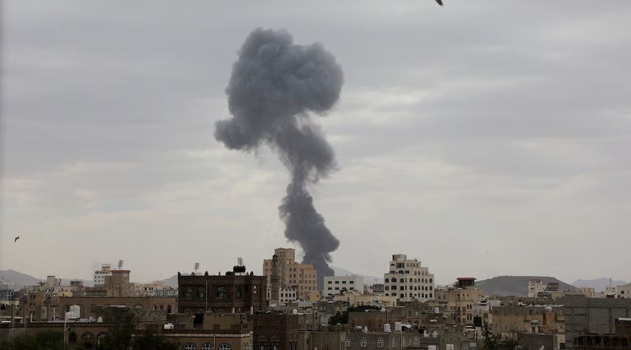 İsrail Yemen’i Bombaladı: Son 24 Saatte Havalimanı, Liman ve Enerji Tesisleri Hedef Alındı