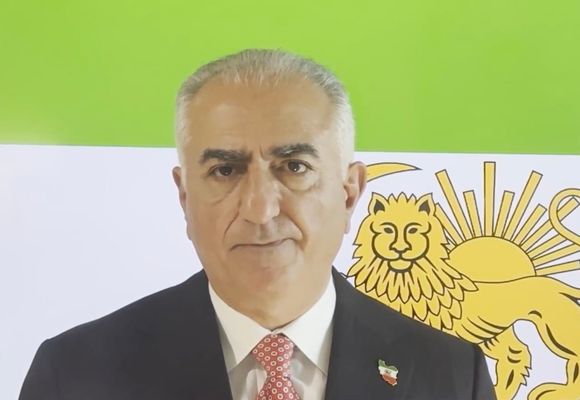 Pehlevi'den İran'da Silahlı İsyan Çağrısı: Rejim Meşru Hedeftir