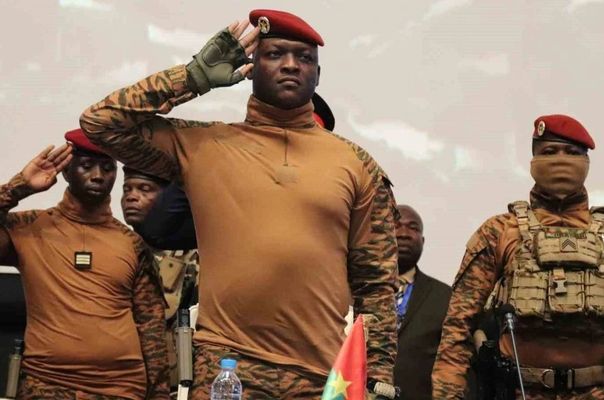 Burkina Faso'da 118 STK Kapatıldı