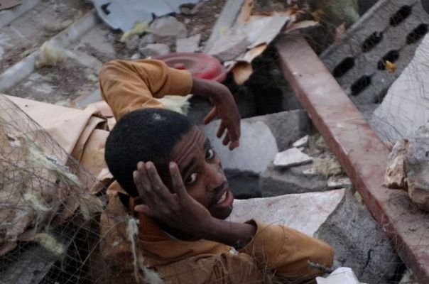 ABD, Yemen'deki Afrikalı Göçmenleri Vurdu!