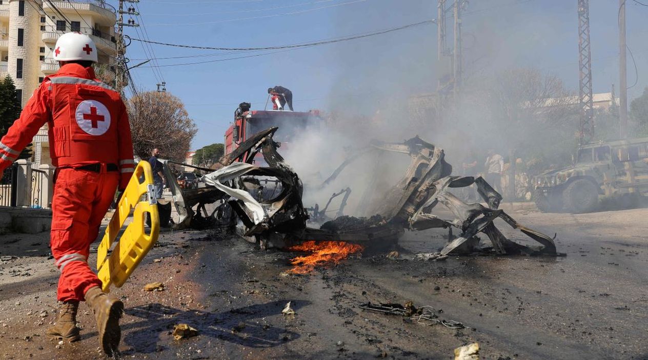 Soykırımcı İsrail 'Terör' Saçmaya Devam Ediyor: Suriye ve Lübnan'ı Bombaladı