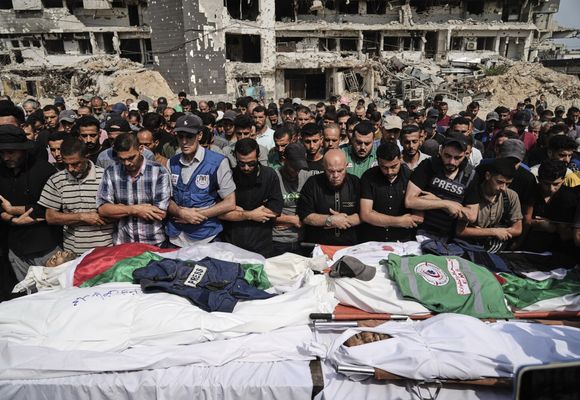 Gazze’de Katledilen Gazeteci Sayısı 238'e Yükselirken, Batı Medyası Gazetecileri Terörist İlan Etti