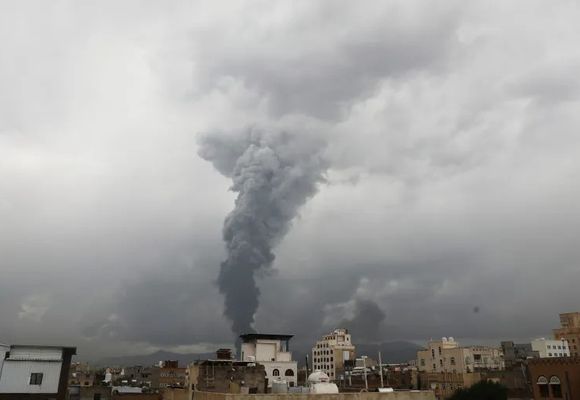 İsrail İşgal Güçleri Yemen’in Başkenti Sana’ya Hava Saldırısı Düzenledi