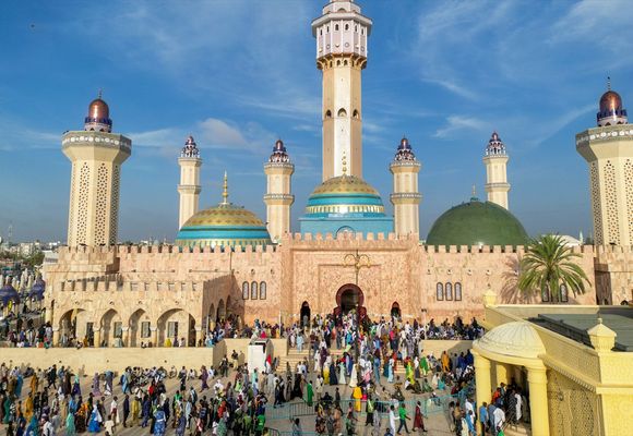 Senegal'de 2 Milyon Müslüman Fransız Sömürüsüne Karşı Zaferi Kutladı