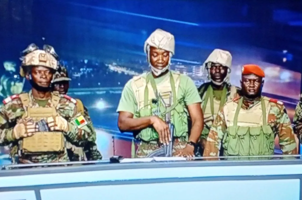 Benin’de Darbe Girişimi Engellendi: Nijerya Bazı Hedefleri Bombaladı