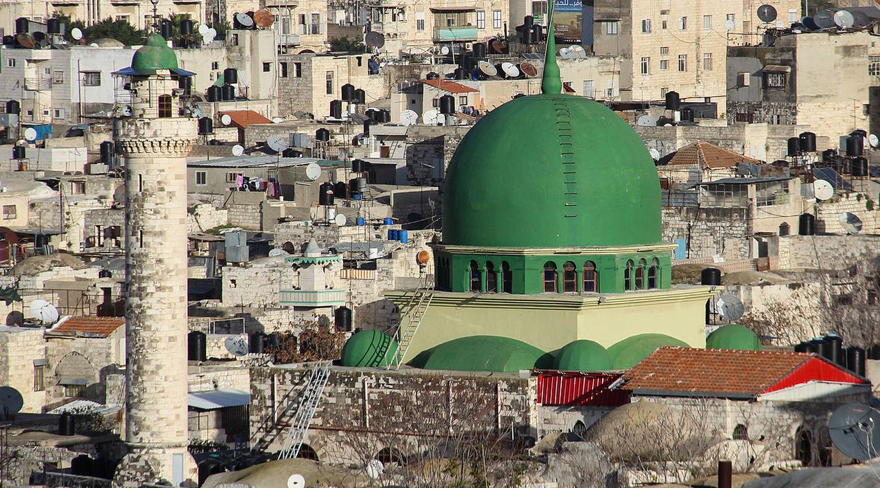 Soykırımcı İsrail, Batı Şeria'da Tarihi Camiyi Ateşe Verdi