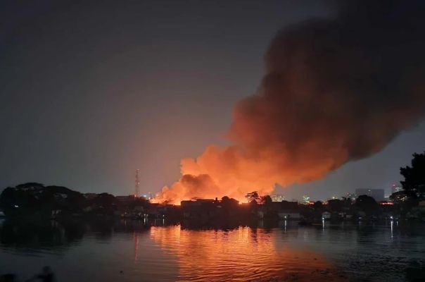 Bangladeş’te Dev Yangın: 8.000 Ev Küle Döndü