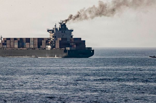 İran İki Yabancı Gemiyi Ele Geçirdiğini Duyurdu