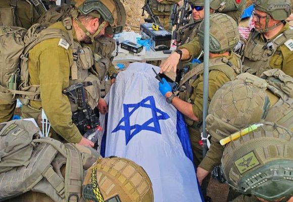 Gazze'de Son Siyonist Esirin Cenazesi Bulundu