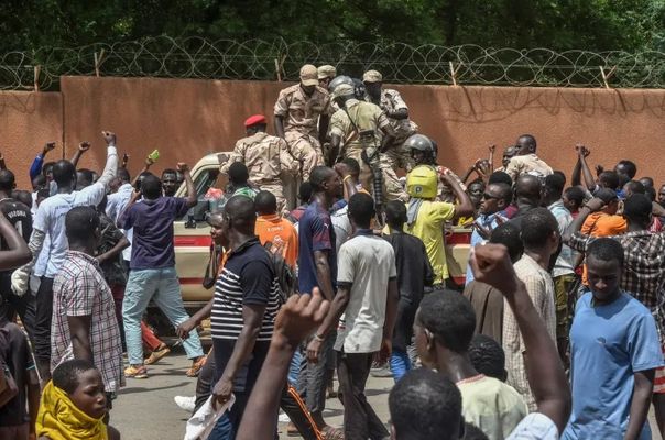 Burkina Faso, Gine ve Mali, Nijer'e Yapılacak Bir Müdehaleyi Savaş İlanı Sayacak !