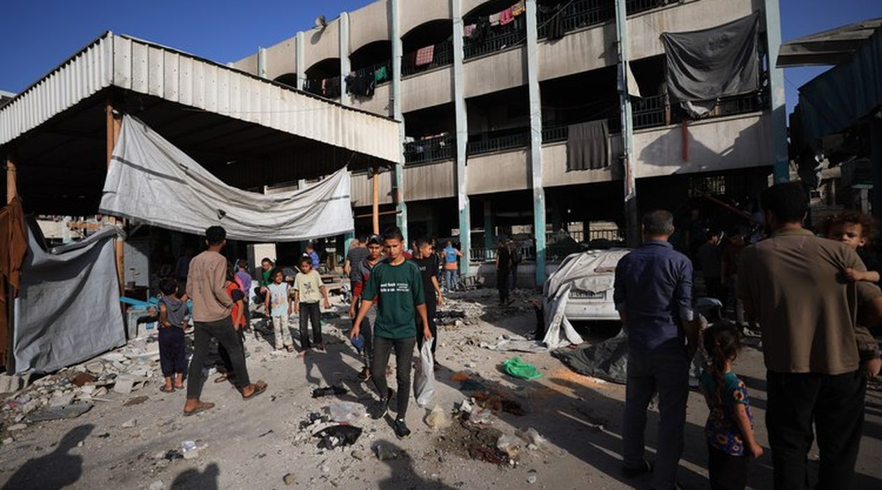 İsrail Dünyanın Gözü Önünde Soykırıma Devam Ediyor: Yine Okula Sığınan Sivilleri Yaktı!