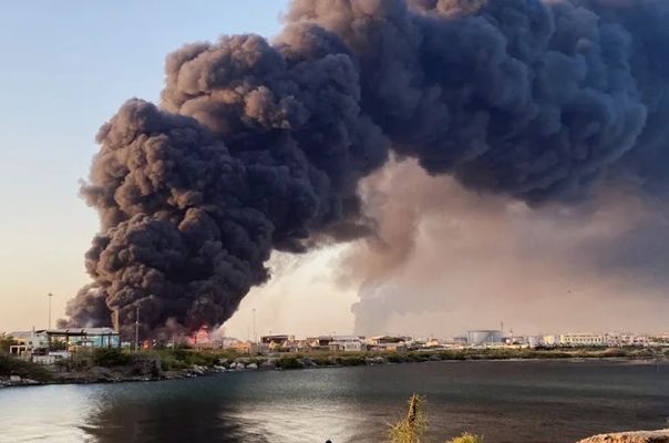Port Sudan'da Şiddetli Patlamalar: Yakıt Depoları ve Havalimanı Hedef Alındı