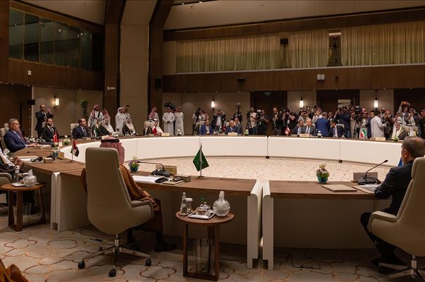 Suudi Arabistan'da Buluşan 12 Bölge Ülkesi İran'ı Kınadı