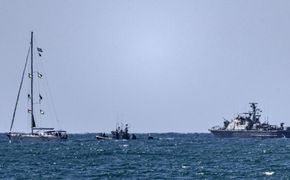 Soykırımcı İsrail, Küresel Sumud Filosu'na Saldırıyor!