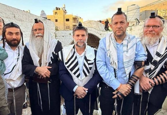 İşgalci Siyonistler Hz. Yusuf Makamı'nı Bastı