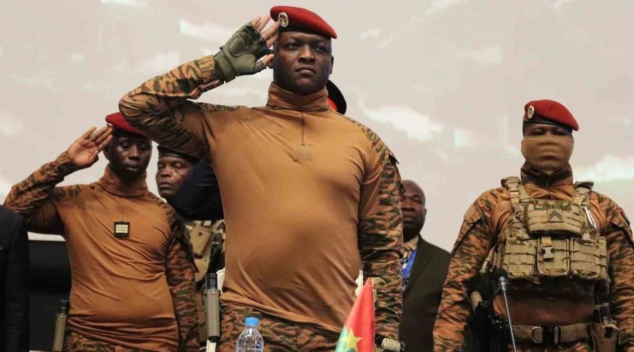 Burkina Faso'da 118 STK Kapatıldı