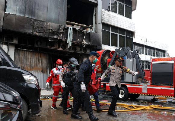 Endonezya Büyük Yangın Felaketi: 330 Ev Zarar Gördü