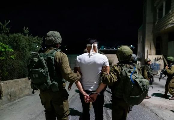 İsrail Batı Şeria'da Büyük Çaplı Operasyon Başlattı: Onlarca Filistinliyi Esir Aldı