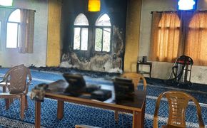 Siyonistler Batı Şeria’da Cami Kundakladı: Hakaret İçeren İfadeler Yazdılar