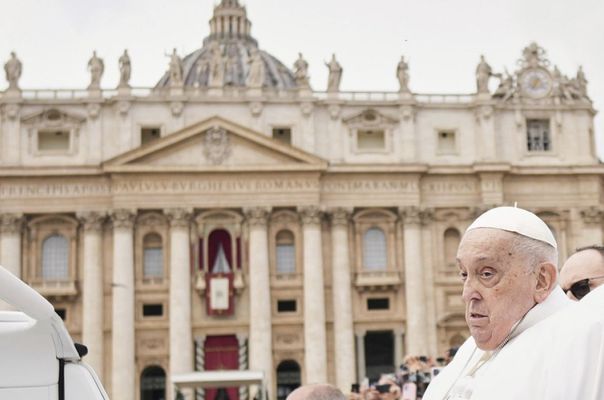 Papa Francis Yaşamını Yitirdi, Peki Yeni Papa Nasıl Seçilecek?