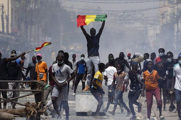 Senegal'de Sokaklar Karıştı: 9 Ölü