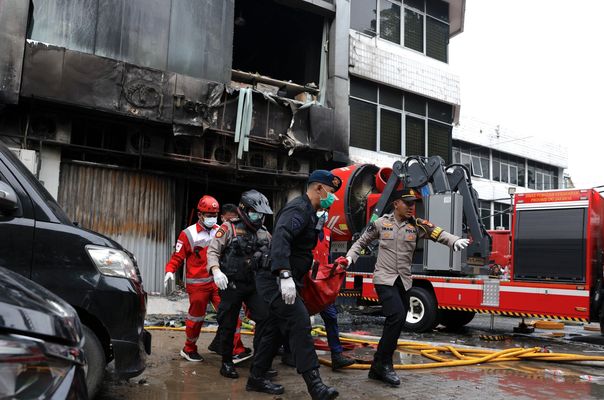 Endonezya Büyük Yangın Felaketi: 330 Ev Zarar Gördü