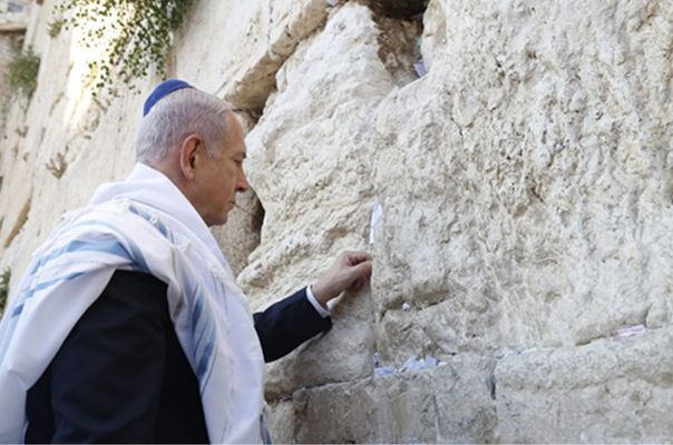 Soykırımcı Netanyahu'dan Mescid-i Aksa Provokasyonu: İran'ı vurdu, kutlamaya gitti!