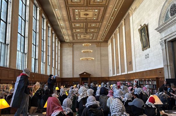 COLUMBIA Üniversitesi’nde Kütüphane Eylemi: 75 Filistin Destekçisi Öğrenci Gözaltına Alındı