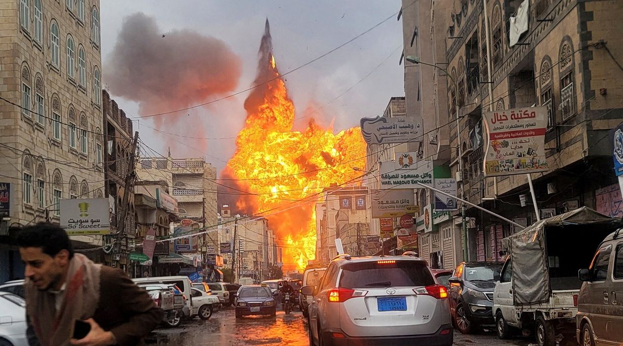 İsrail'den Yemen'deki Husilere Hava Saldırısı: Stratejik Noktalar Vuruldu