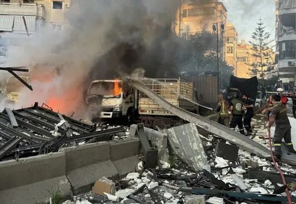 Siyonist İsrail Suriye Cumhurbaşkanlığı Sarayı Yakınlarını Bombaladı!