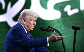 Trump, 3 Ülkenin İsteğiyle Suriye'ye Uygulanan Yaptırımları Kaldırdı