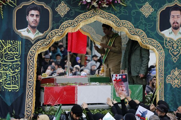 İran'daki Protestolarda Can Kaybı 5 Bini Geçti