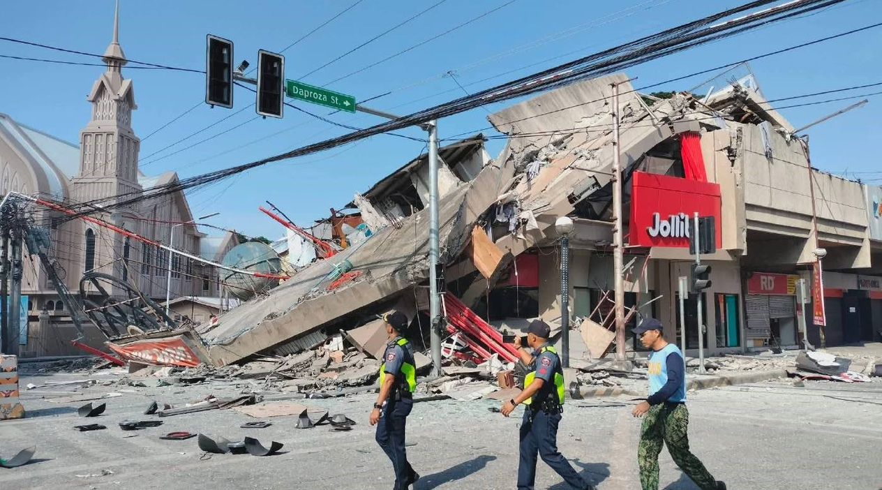 Filipinler’de 7,8 Büyüklüğünde Deprem: Tsunami Uyarısı