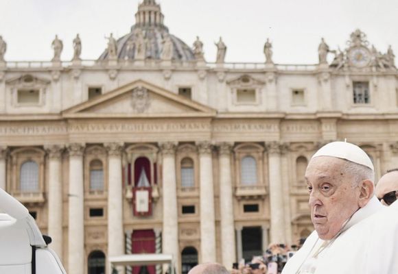 Papa Francis Yaşamını Yitirdi, Peki Yeni Papa Nasıl Seçilecek?