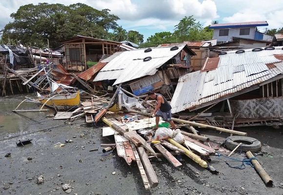 Filipinler’in Güneyinde 7,4 Büyüklüğünde Deprem