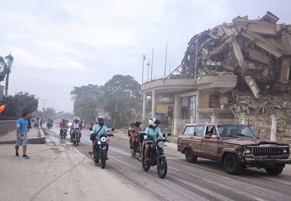 Venezuela'da "İkiz Deprem" Felaketi: 7,2 ve 7,5'lik Yıkım