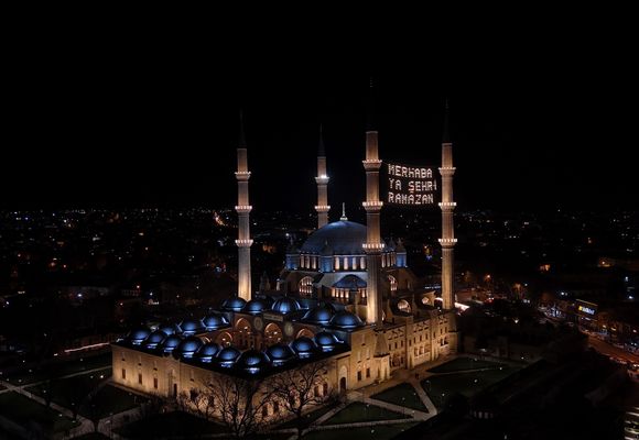 Selimiye Camii Ramazan’a Yeniden Kapılarını Açtı: İlk Teravihte Büyük Coşku