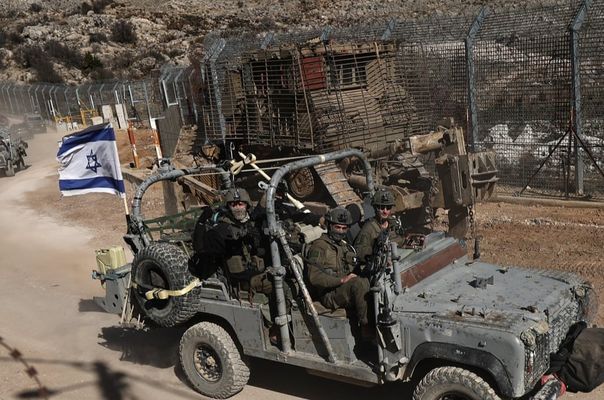 Şam’da Askeri Havaalanı Yakınlarında 6 Patlama: İsrail Kuneytra’da Kontrol Noktası Kurdu