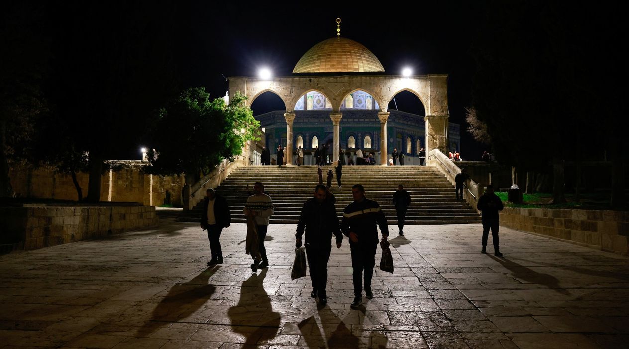 İsrail, 59 Yıl Sonra Ramazanda Mescid-i Aksa ve Harem-i İbrahim'e Kilit Vurdu