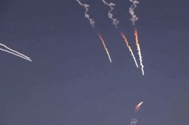 Hürmüz’de Tansiyon Yine Yükseldi: ABD’den İran’a Apache Misillemesi
