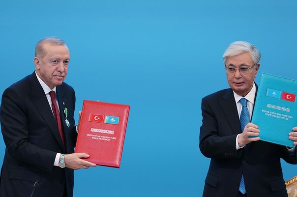 Erdoğan'dan Kazakistan'da Petrol Hamlesi: Dünyaya Türkiye'den Ulaştırmayı Hedefliyoruz