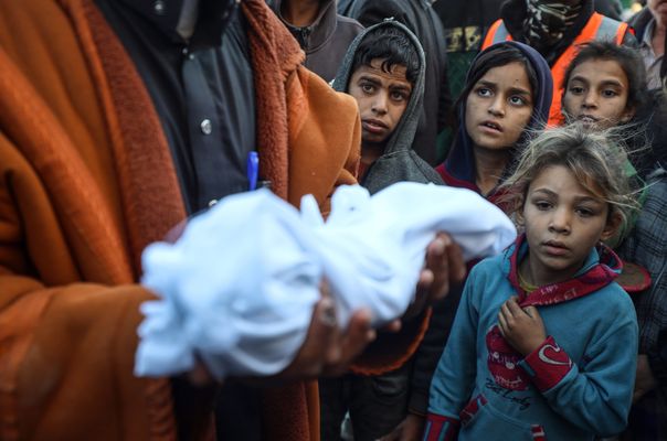 İsrail Ateşkes Dinlemiyor: 100 Çocuk Şehit Edildi