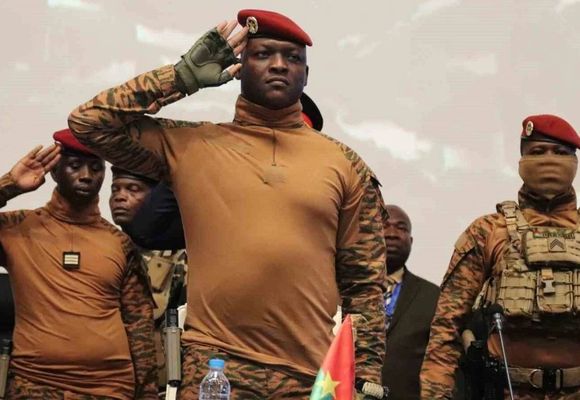 Burkina Faso'da 118 STK Kapatıldı