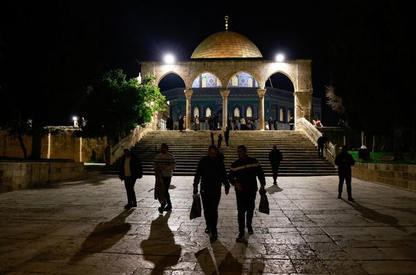 İsrail, 59 Yıl Sonra Ramazanda Mescid-i Aksa ve Harem-i İbrahim'e Kilit Vurdu