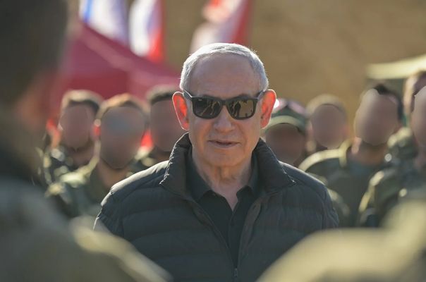 İsrail Suriye'de Terör Estiriyor: Netanyahu Suriye'de, Suriyeliler Esir Alındı, Savaş Uçakları Sorti Yaptı