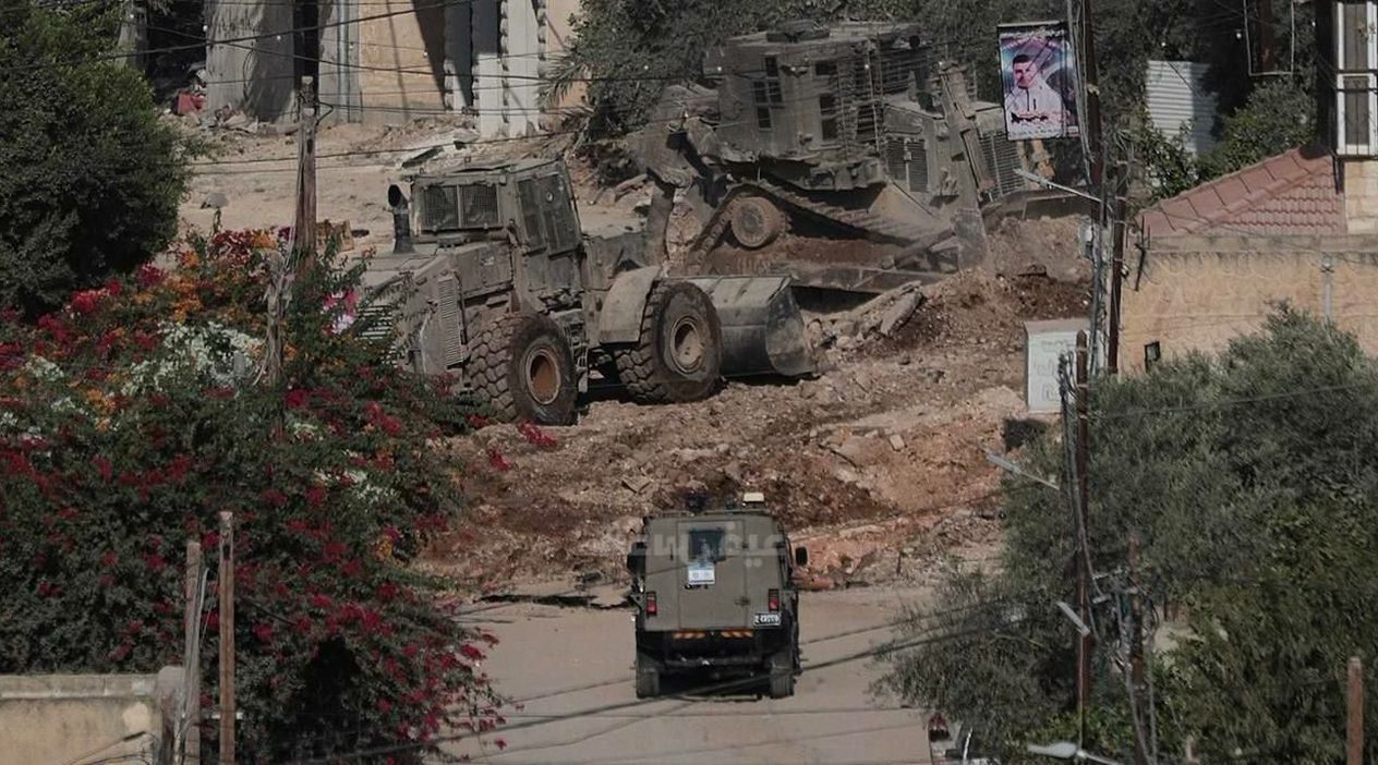 İsrail Batı Şeria'da Bir Gecede En Az 10 Filistinliyi Şehit Etti