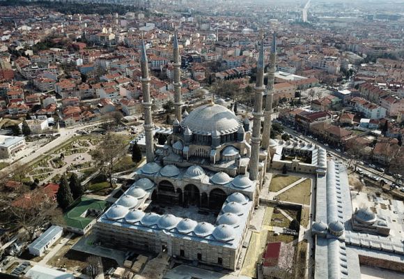 Selimiye Camii Ramazan’a Yeniden Kapılarını Açtı: İlk Teravihte Büyük Coşku