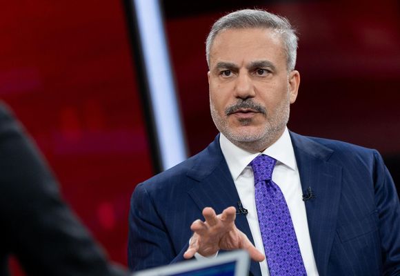 Fidan'dan Nükleer Silah Sorusuna "Sessiz" Yanıt: ABD'li Senatörden İran Tepkisi